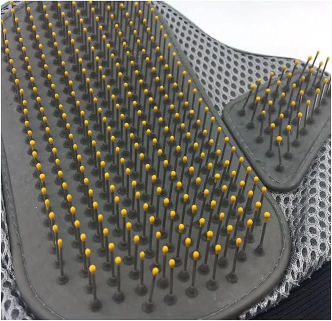 Comfortable Fit Pet Grooming Glove for Daily Use