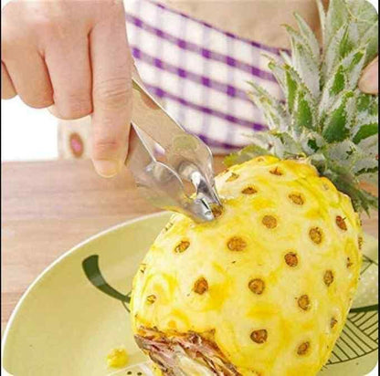 Ergonomic Pineapple Eye Remover Clip Close-Up View